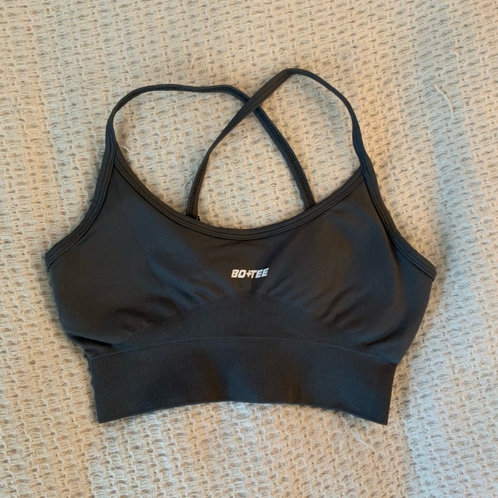 Bo + Tee Strappy Define Luxe Sports Bra Crop Top Gray Athletic Activewear